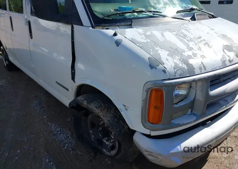 2001 Chevrolet Express from USA, damaged, VIN 1GCGG25R511114374